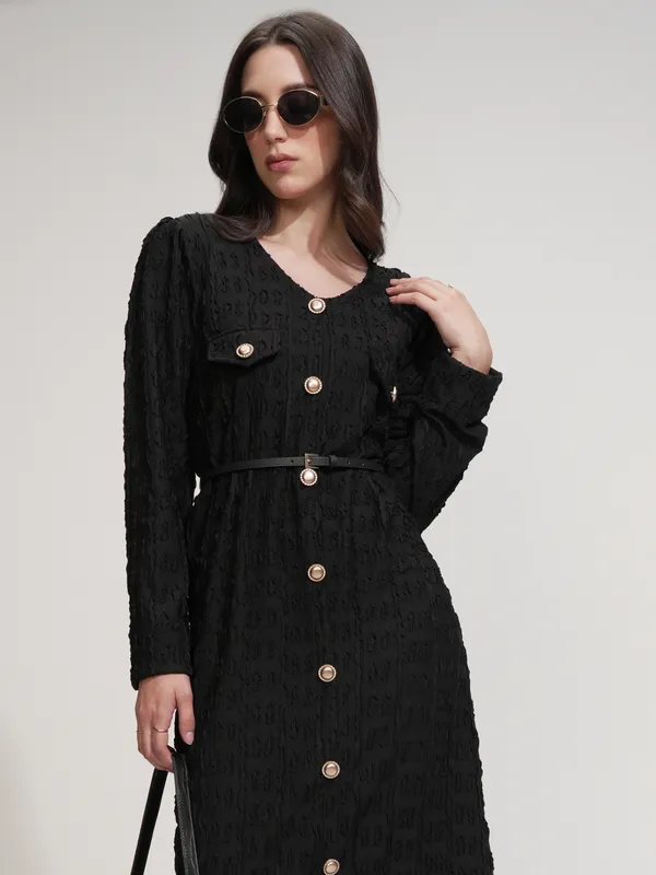 Tokyo Talkies Women Black Self Design Maxi Dress