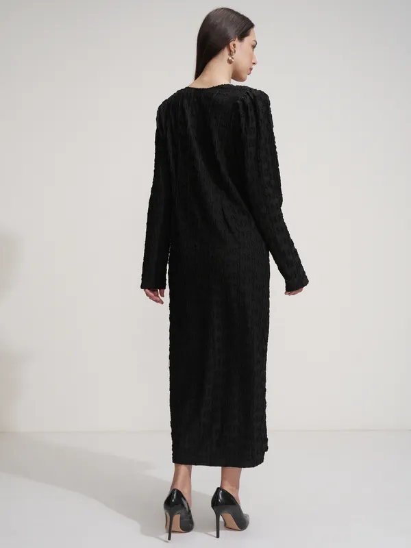 Tokyo Talkies Women Black Self Design Maxi Dress