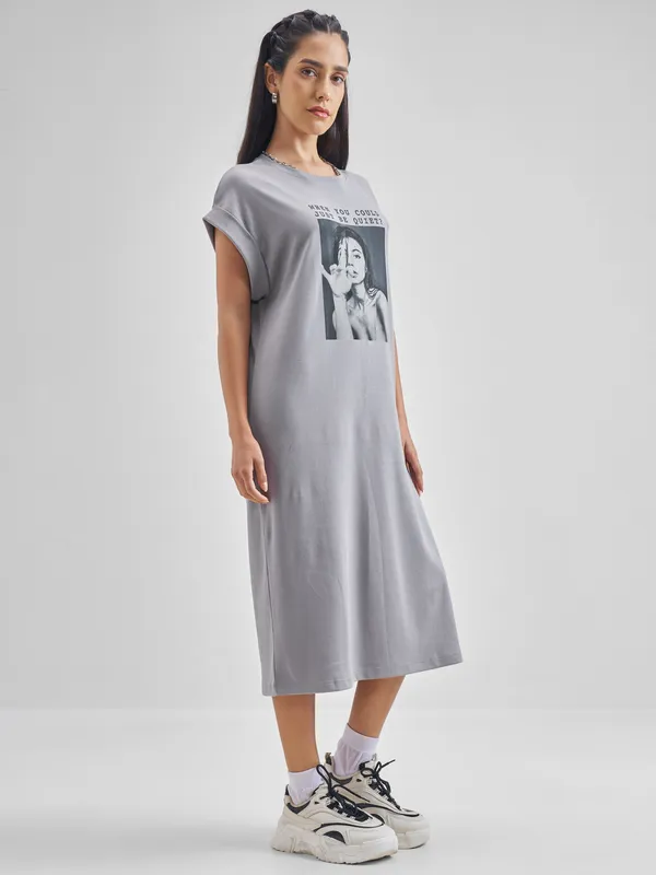 ESPYR By Tokyo Talkies Women Grey Printed T-shirt Dress