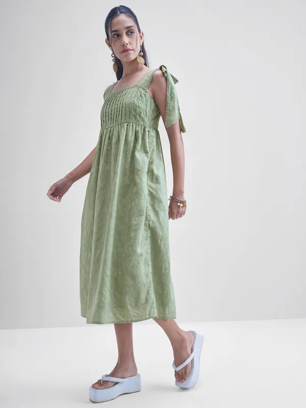 Tokyo Talkies Women Green Solid Fit and Flare Dress