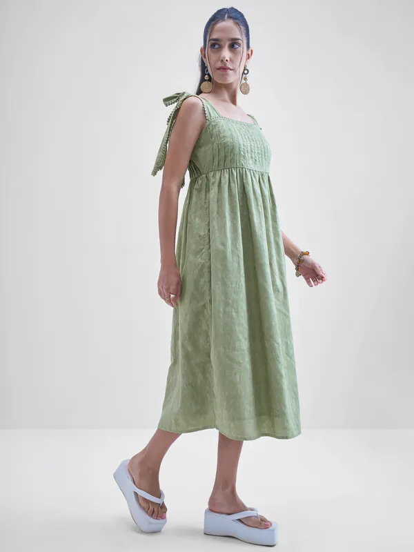Tokyo Talkies Women Green Solid Fit and Flare Dress
