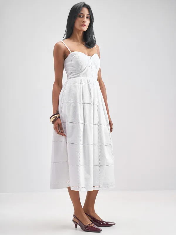 ESPYR By Tokyo Talkies Women White Embroidered Fit and Flare Dress