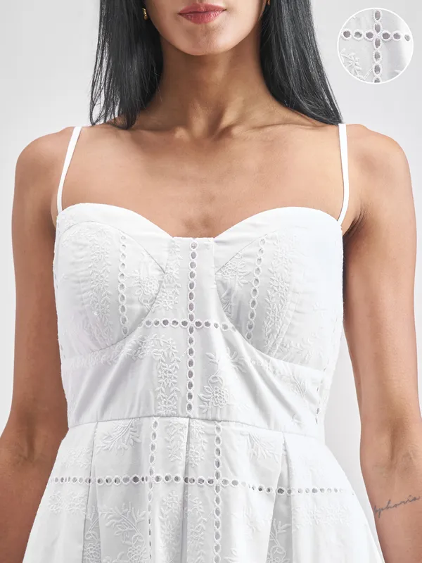 ESPYR By Tokyo Talkies Women White Embroidered Fit and Flare Dress
