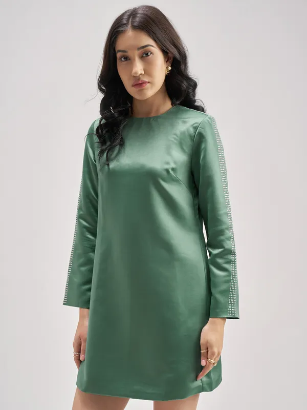 Tokyo Talkies Women Green Solid Sheath Dress