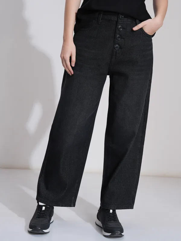 Tokyo Talkies Women Black Flared Stretchable Jeans