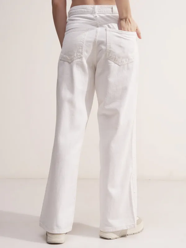 Tokyo Talkies Women White Straight Fit Stretchable Jeans