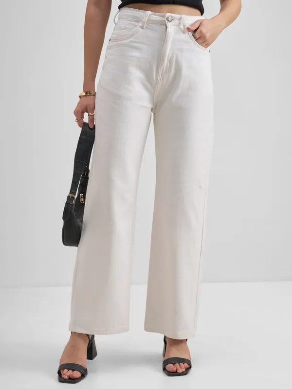 Tokyo Talkies Women Off White Flared Stretchable Jeans