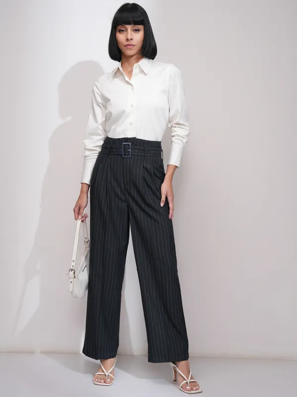  Tokyo Talkies Women Navy Blue Striped Regular Fit Casual Trousers
