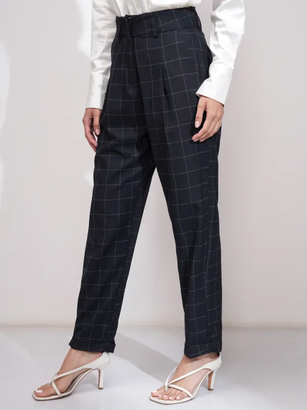  Tokyo Talkies Women Navy Blue Checked Straight Fit Casual Trousers
