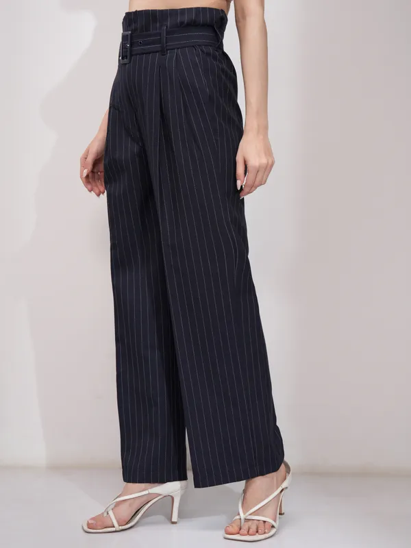 Solid Regular Fit Casual Trouser