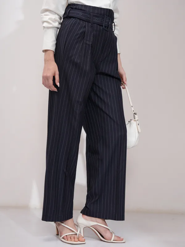 Solid Regular Fit Casual Trouser