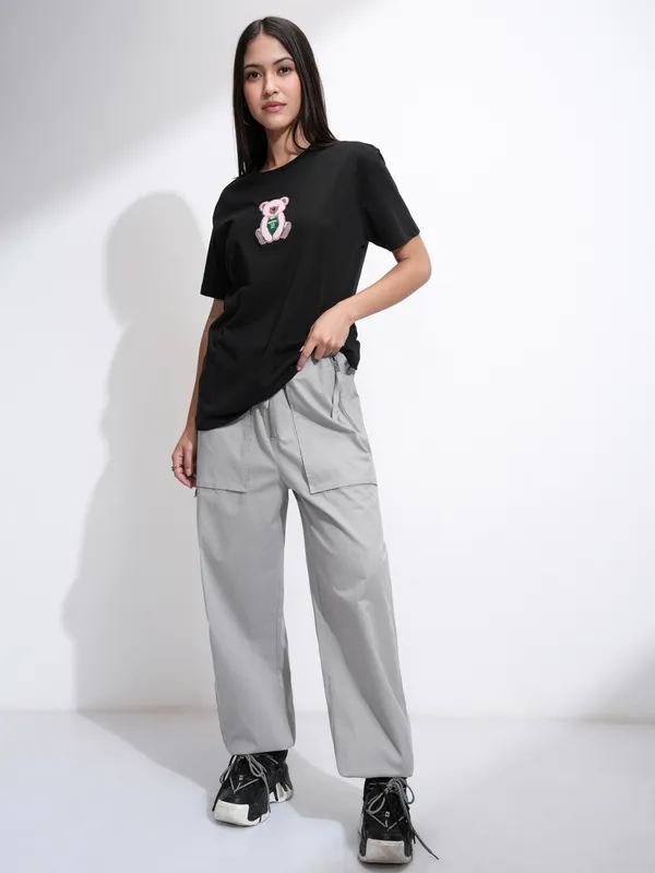 Tokyo Talkies Women Grey Solid Regular Fit Casual Trouser