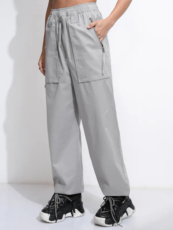 Tokyo Talkies Women Grey Solid Regular Fit Casual Trouser