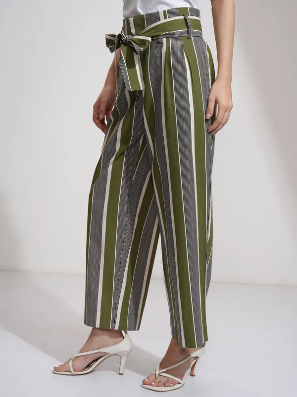 Tokyo Talkies Women Green Striped Regular Fit Casual Trouser
