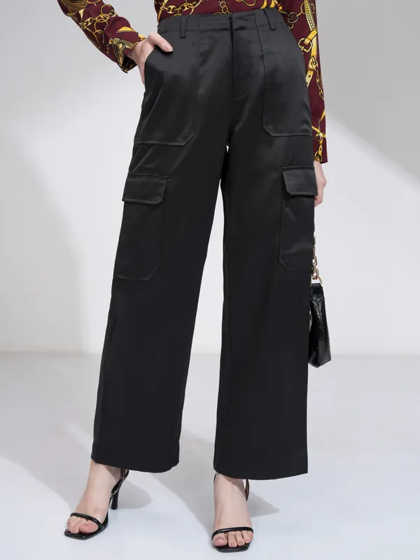 Tokyo Talkies Women Black Solid Straight Fit Cargos