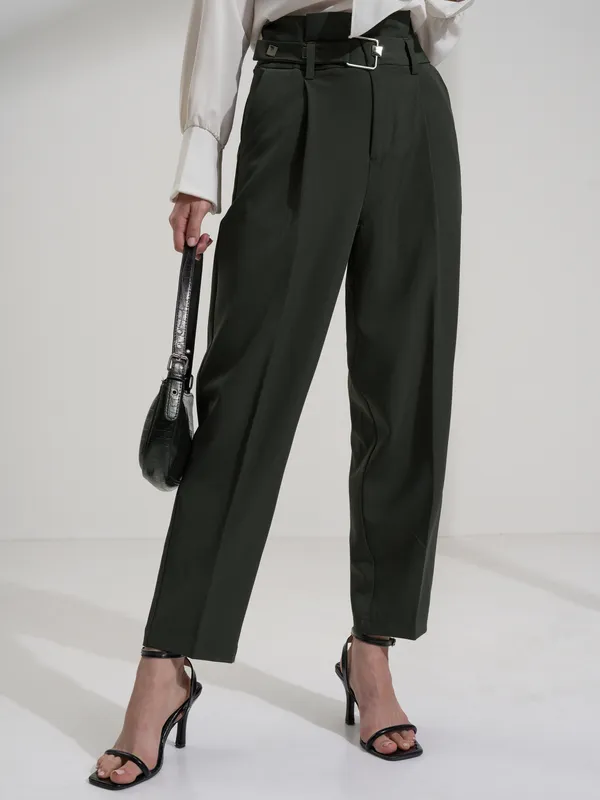 Tokyo Talkies Women Olive Solid Regular Fit Casual Trouser