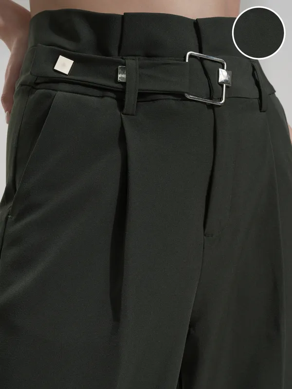 Tokyo Talkies Women Olive Solid Regular Fit Casual Trouser