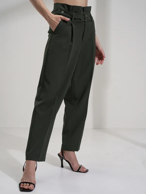 Tokyo Talkies Women Olive Solid Regular Fit Casual Trouser