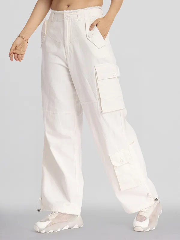 Street By Tokyo Talkies Women Off White Solid Straight Fit Cargos