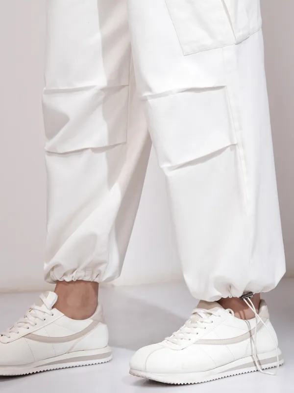 Solid Regular Fit Cargos