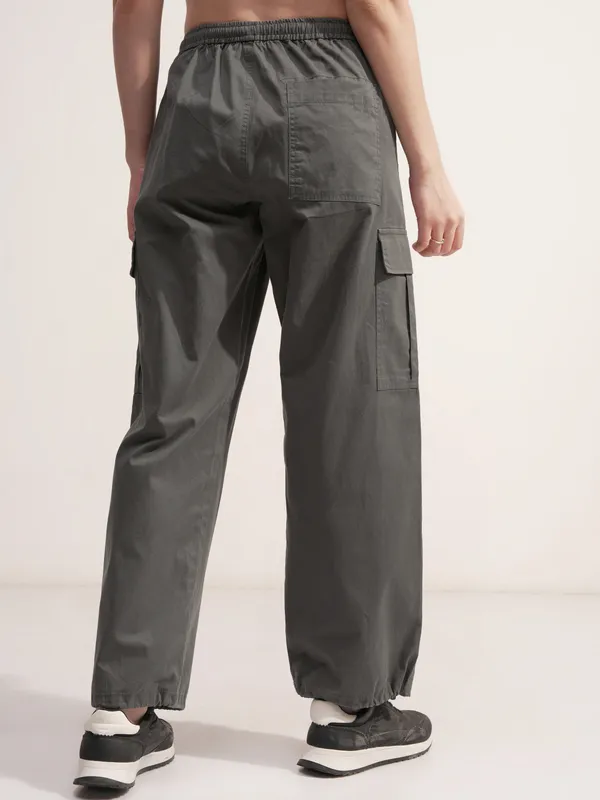 Tokyo Talkies Women Grey Solid Regular Fit Cargos