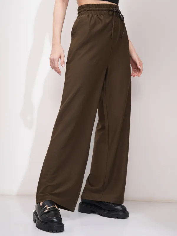 Tokyo Talkies Women Brown Straight Fit Solid Casual Trouser