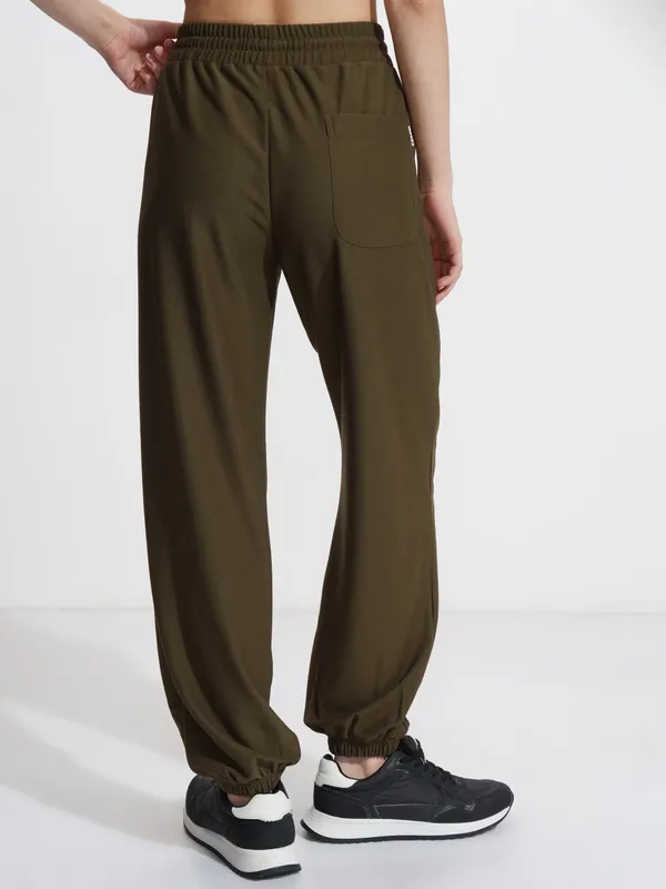 Tokyo Talkies Women Olive Solid Straight Fit Joggers