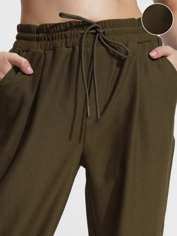 Tokyo Talkies Women Olive Solid Straight Fit Joggers