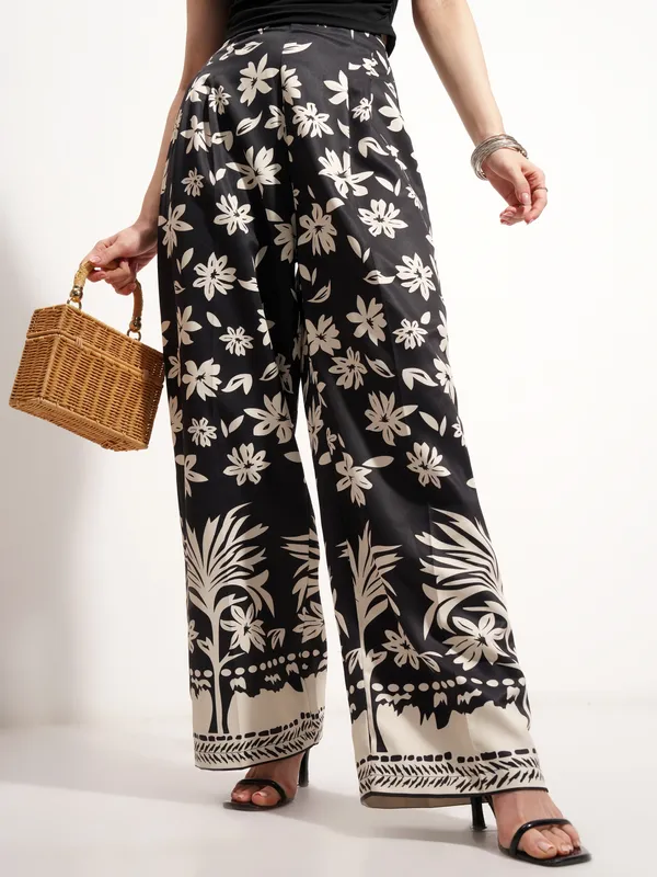 Tokyo Talkies Women Black Printed Baggy Casual Trouser
