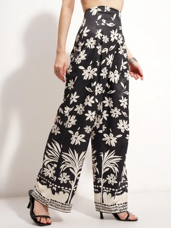 Tokyo Talkies Women Black Printed Baggy Casual Trouser
