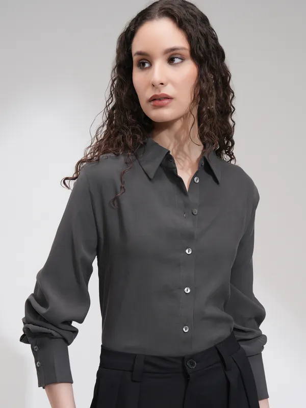 Tokyo Talkies Women Charcoal Solid Relaxed Fit Casual Shirt