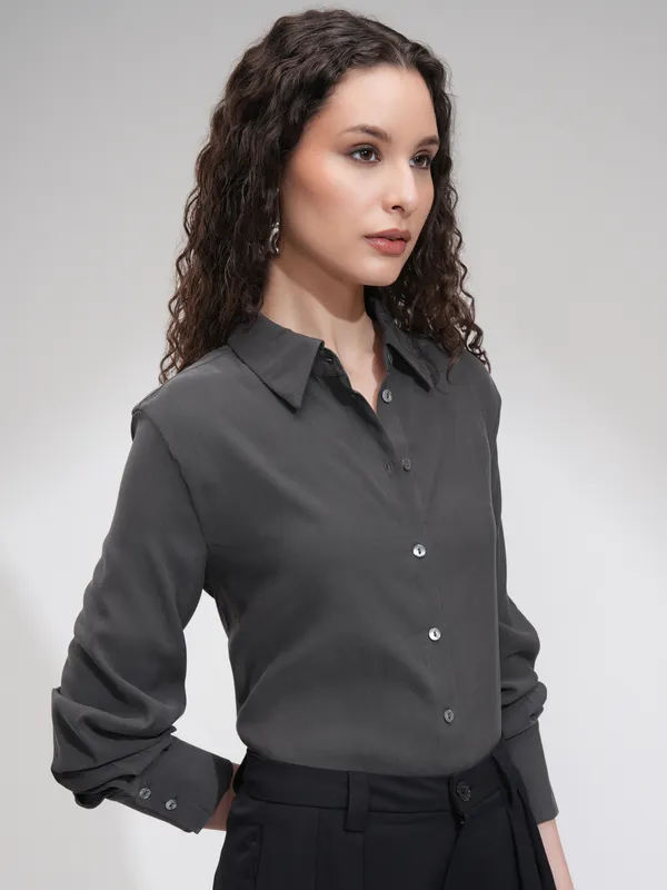 Tokyo Talkies Women Charcoal Solid Relaxed Fit Casual Shirt
