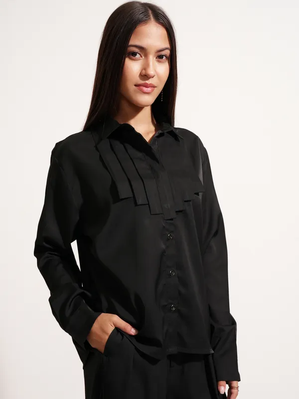 Tokyo Talkies Women Black Solid Casual Shirt