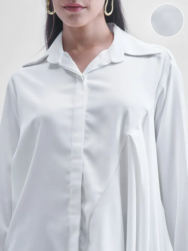 Tokyo Talkies Women White Solid casual shirts