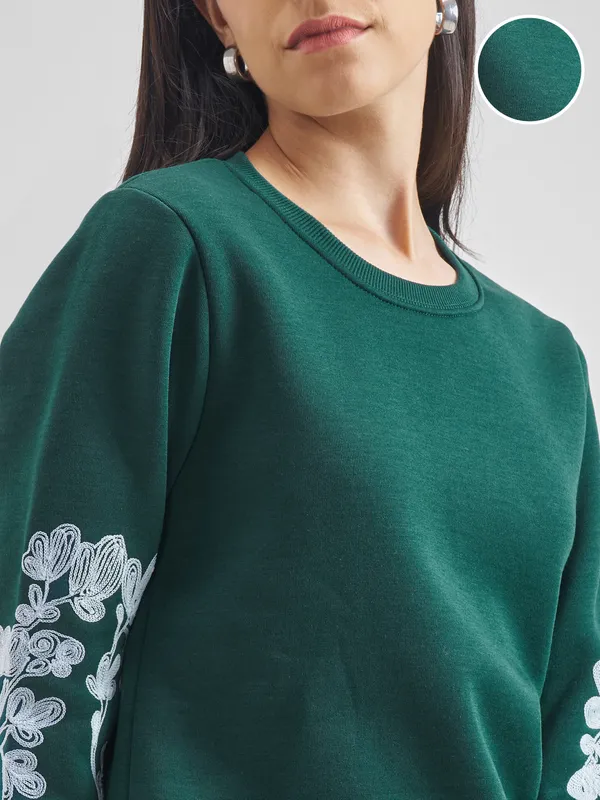  Tokyo Talkies Women Green Sweatshirts