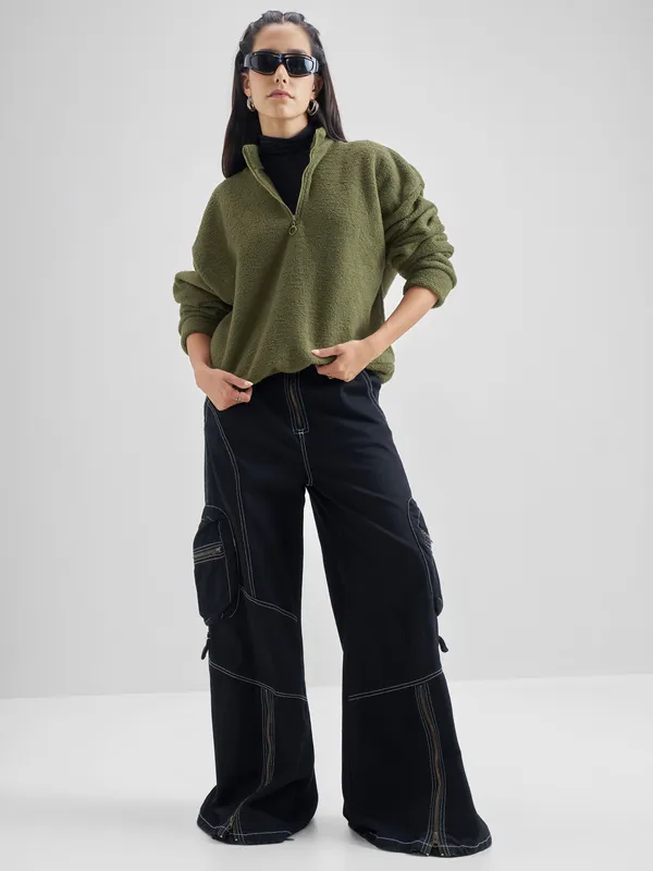 Women Solid Sweatshirt