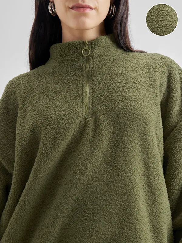 Women Solid Sweatshirt