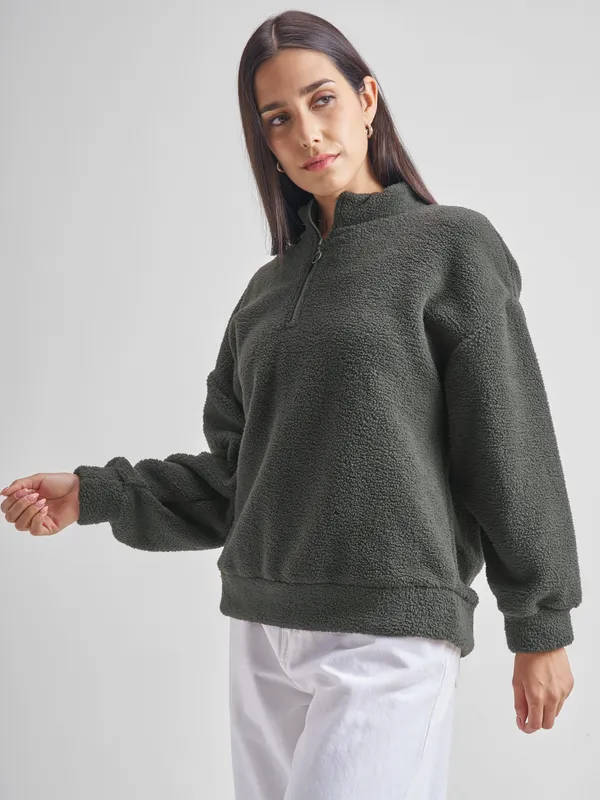 Women Solid Sweatshirt