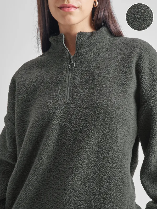 Women Solid Sweatshirt