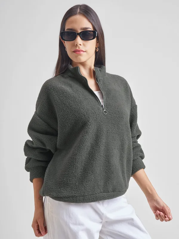 Women Solid Sweatshirt