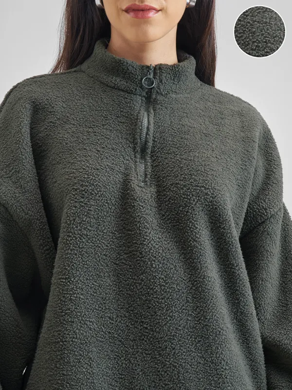 Women Solid Sweatshirt