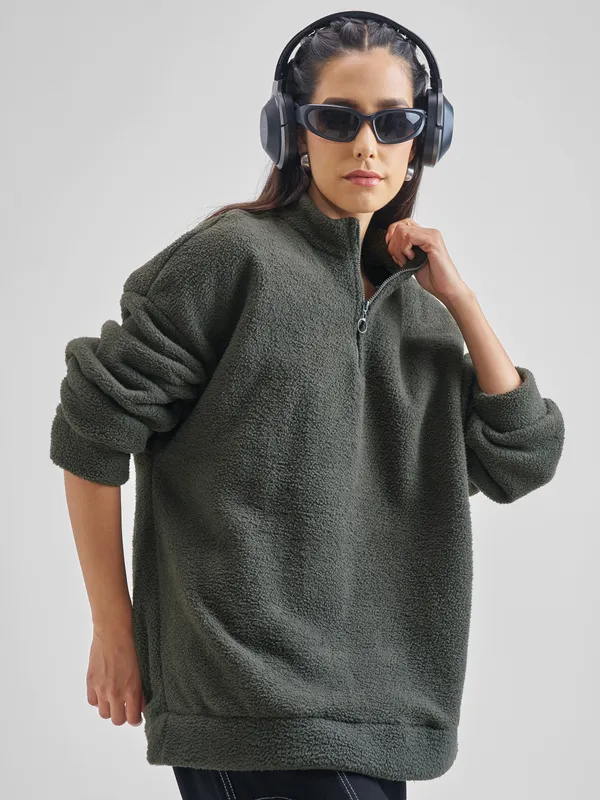 Women Solid Sweatshirt