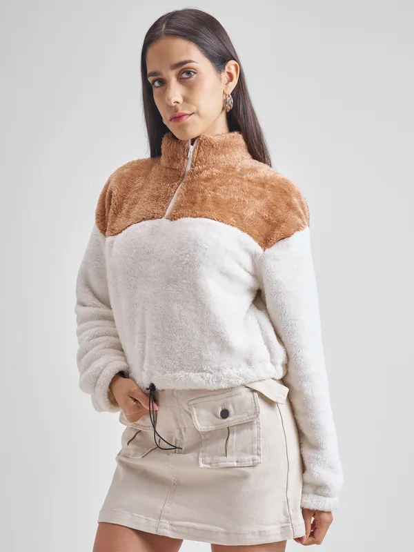 Women Solid Sweatshirt