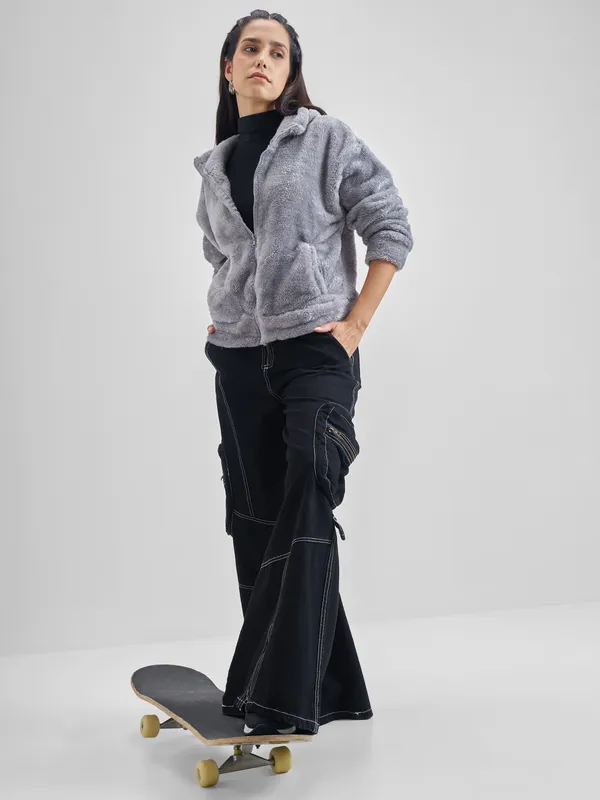 Women Solid Sweatshirt