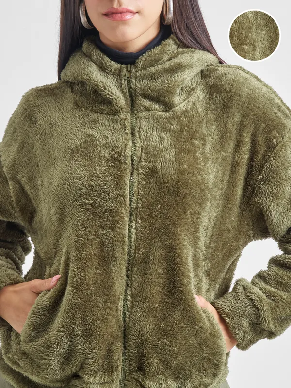 Women Solid Sweatshirt