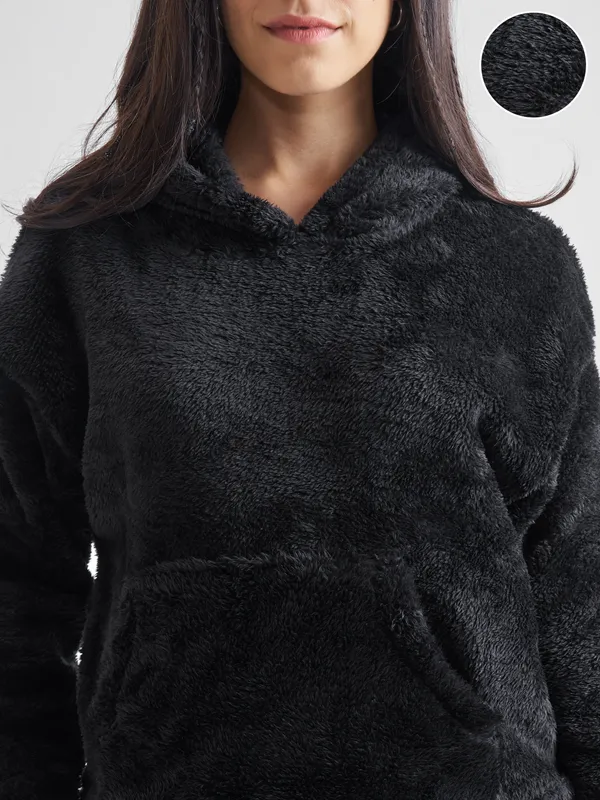 Tokyo Talkies Women Black Solid Pullover Hood Sweatshirt