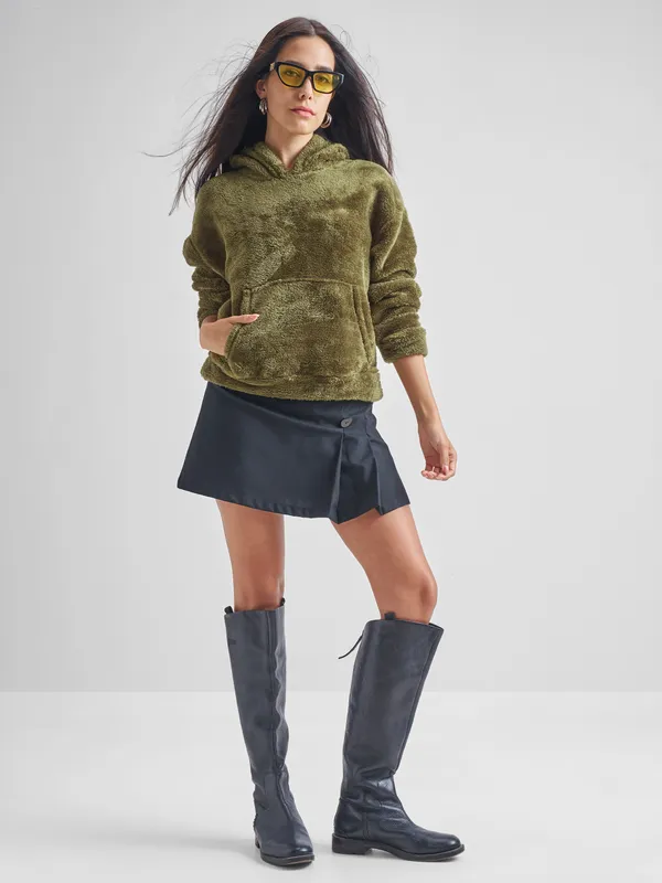 Tokyo Talkies Women Green Solid Pullover Hood Sweatshirt