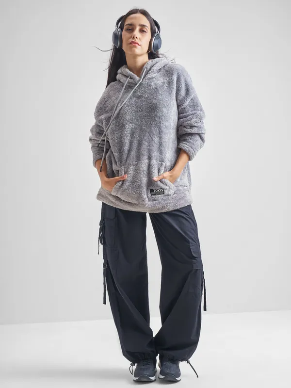 Women Solid Sweatshirt