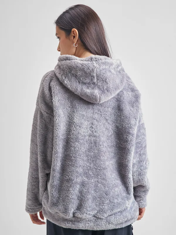 Women Solid Sweatshirt