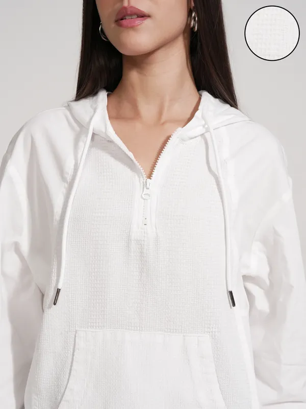 Women Solid Sweatshirt